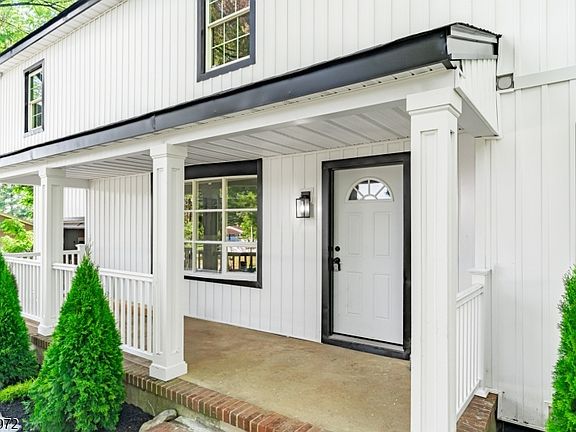 3rd image of 1379 Blair Ct
