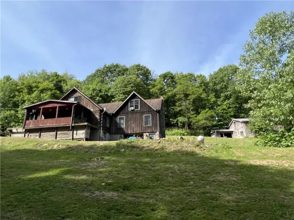 1149 School Rd, Apollo, PA 15613