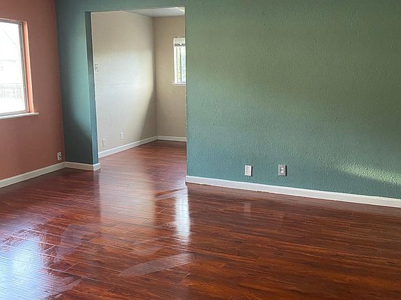 5th image of 1380 Carnelian Dr APT 4