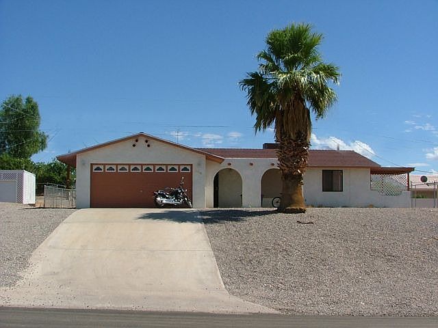 1st image of 2900 Yuma Dr