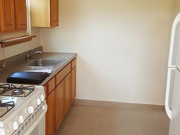2nd image of 7101 73rd St #2