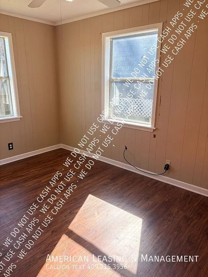 ** Move In Special ** — Photo 2