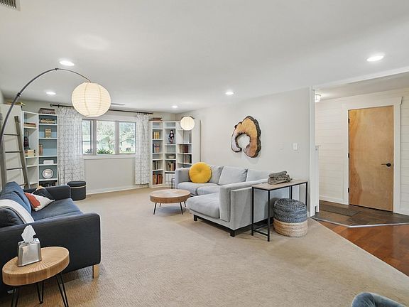 5th image of 4412 Willard Dr