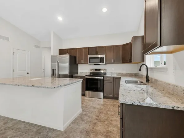 821 Cedarwood Dr, Moscow Mills, MO 63362