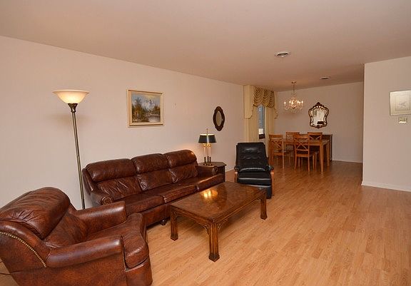 5th image of 9627 Kedvale Ave APT 205