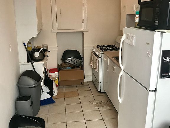3rd image of 3734 N Pine Grove Ave #3rd