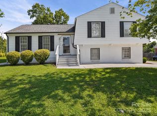 7335 Meadowdale Ln, Charlotte, NC 28212