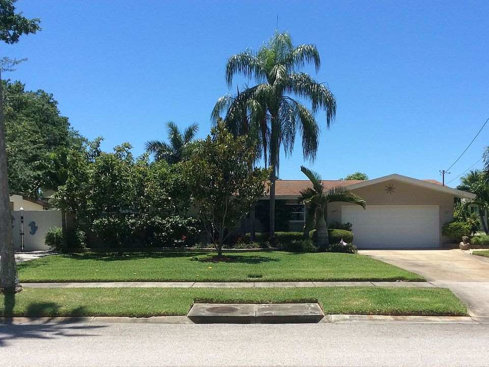 1st image of 1923 Arrowhead Dr NE