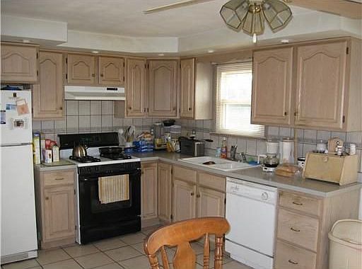 3rd image of 63 Thelma St