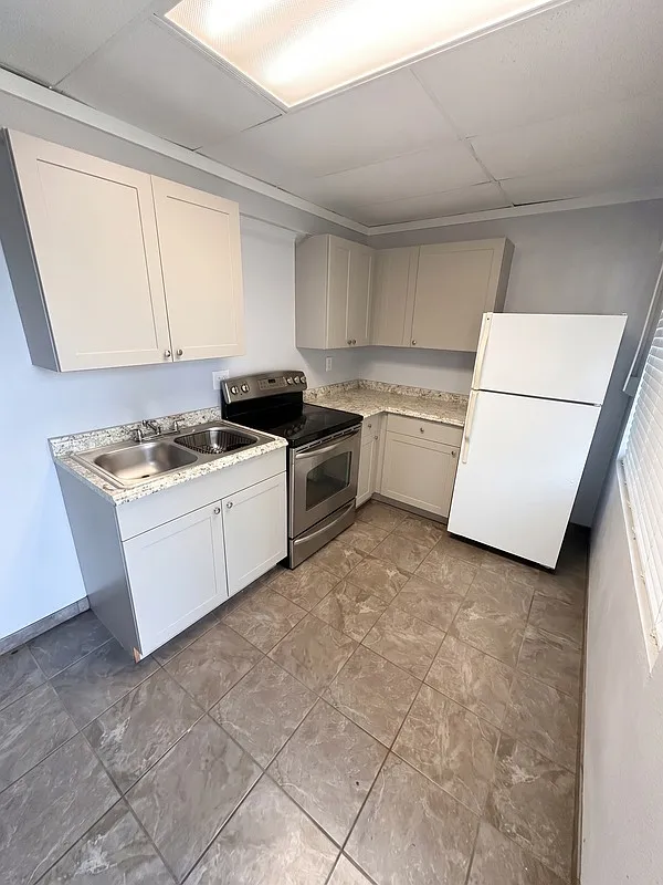 1 bed, 1.0 bath, $750 — Photo 4