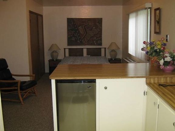 2nd image of 718 W Pine St APT B