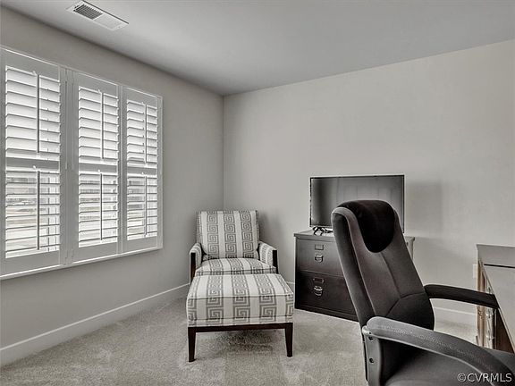5th image of 109 Park Dr