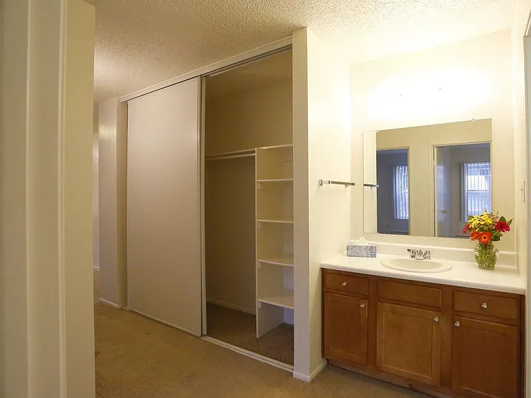 Flatirons Park Apartments — Photo 26