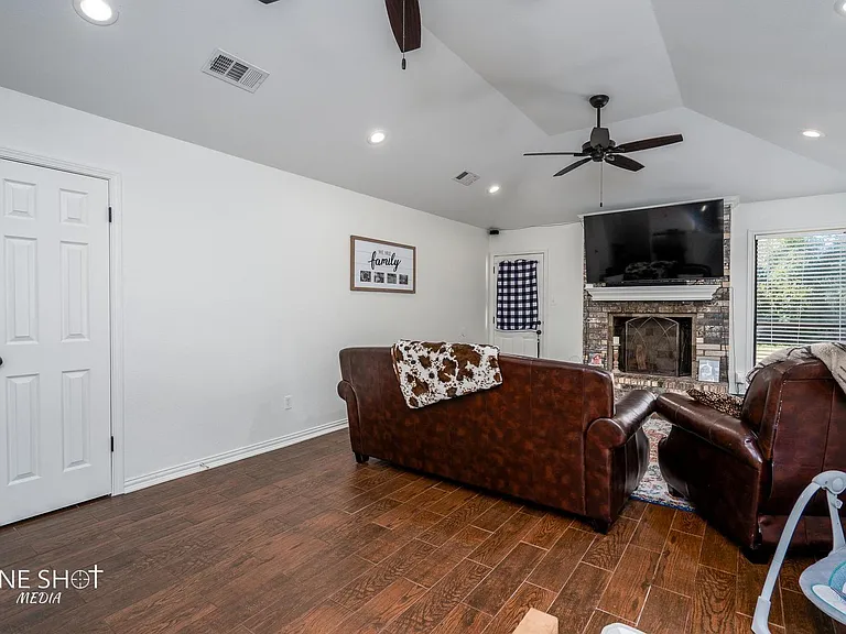 5081 Velta Ln — Photo 10