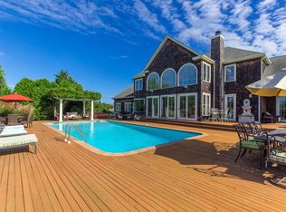 42 Old Meadow Bnd, Westhampton Beach, NY 11978