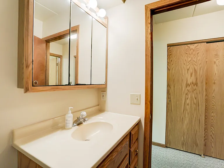 Inez Apartments — Photo 47