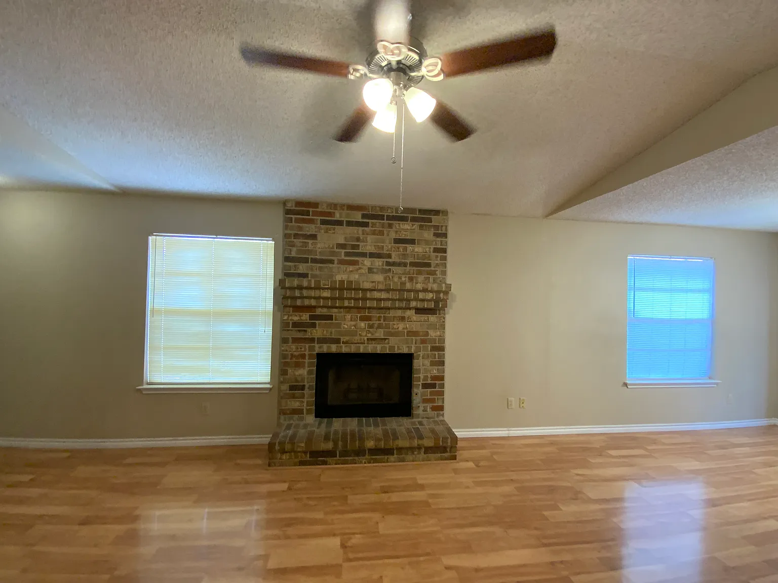 2 bed, 1078 sqft, $1,295 — Photo 4