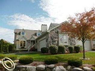 4439 Glen Eagles Ct, Brighton, MI 48116