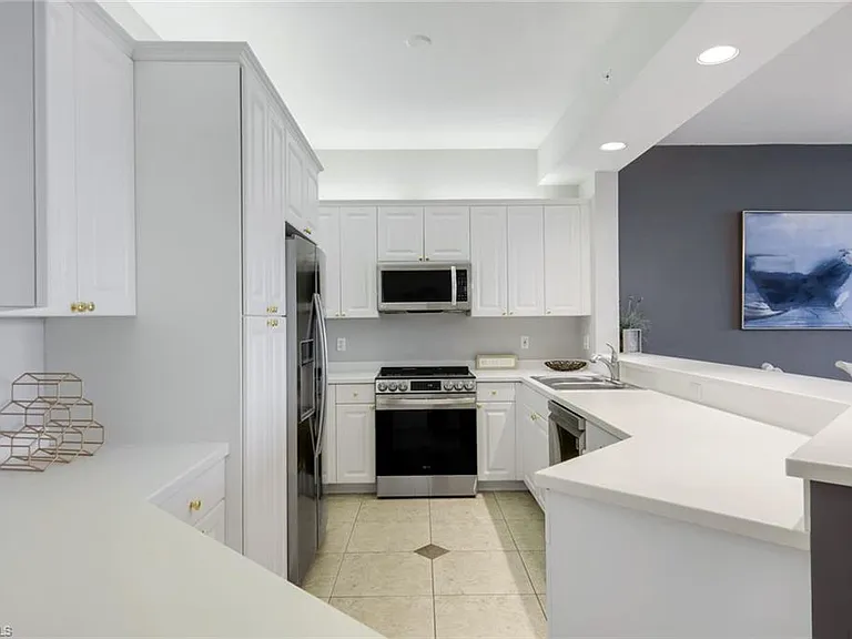 410 Flagship Dr #605 — Photo 9