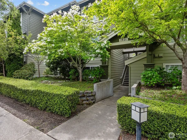 1931 23rd Place NE #202, Issaquah, WA 98029
