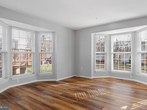 5th image of 145 Quiet Waters Pl