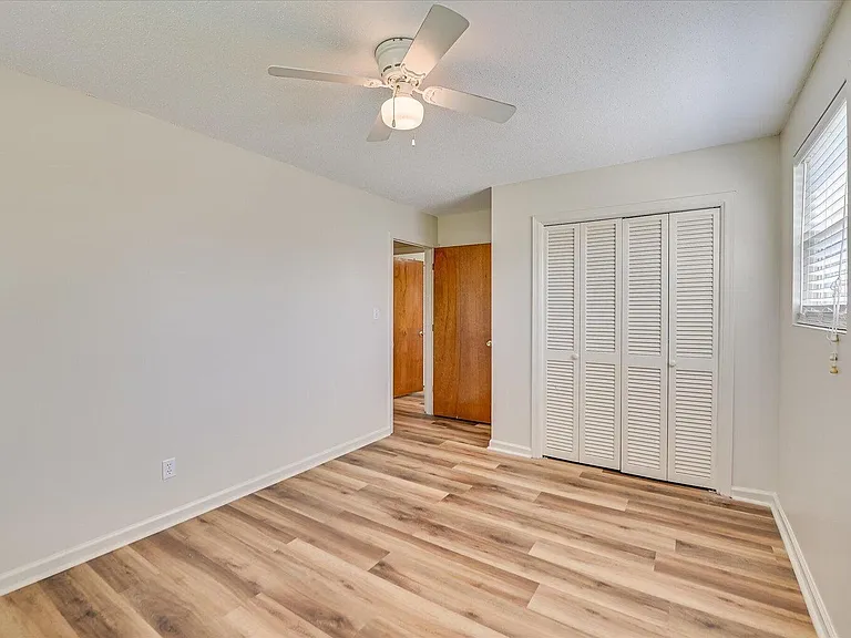 242 Maywood Dr — Photo 17