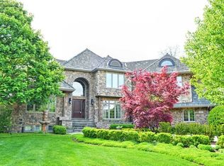 207 Settlers Ct, Naperville, IL 60565