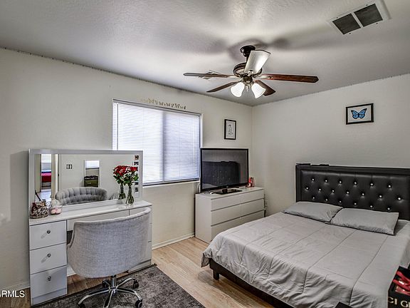 4th image of 623 E CODY Drive S