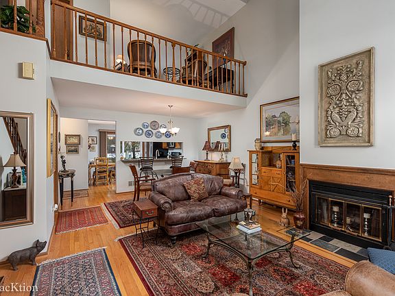 4th image of 3052 Carlton Ct
