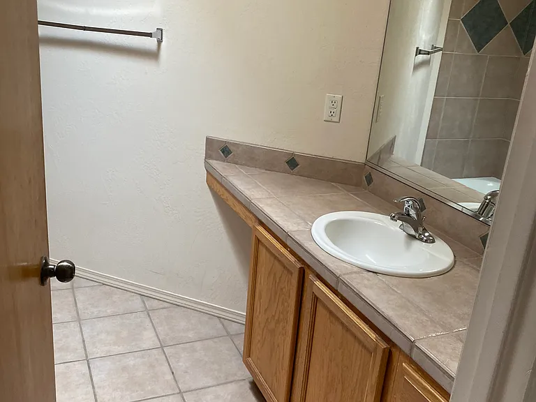9905 Irbid Rd NE — Photo 16