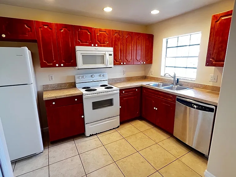 624 Hancock Bridge Pkwy #1 — Photo 4