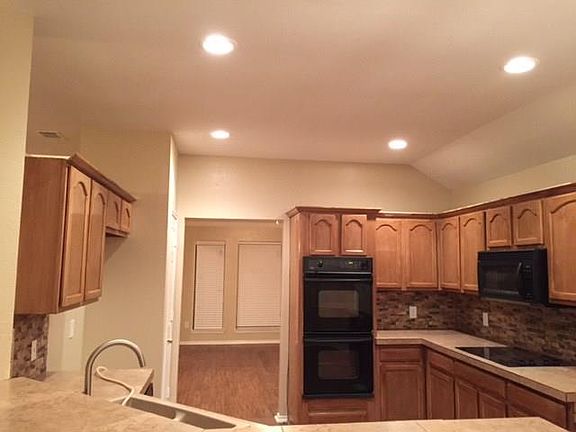 3rd image of 250 Moonbeam Ln