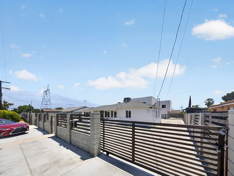 11840 Arminta St — Photo 4