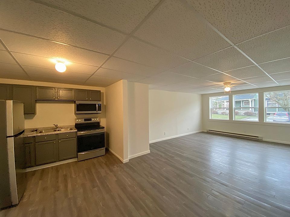 Open concept living room & kitchen