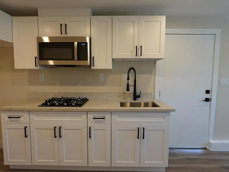 5650 San Vincente Way #B — Photo 4