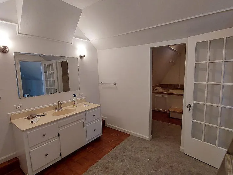 1032 Mansfield St — Photo 10