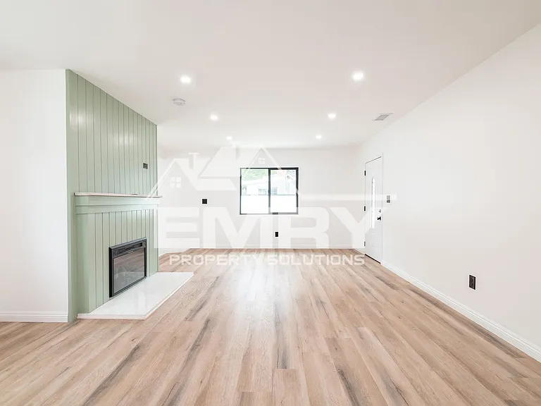 9135 Arrington Ave — Photo 6