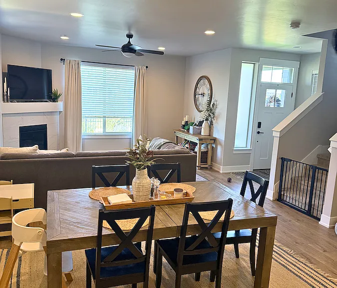 3749 NE Petrosa Ave — Photo 3