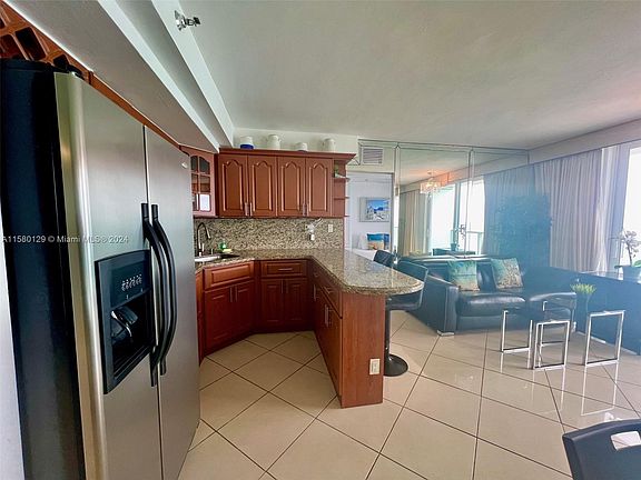 2nd image of 19201 Collins Ave #816