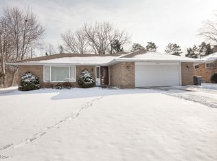 26726 Sandy Hill Dr, Richmond Heights, OH