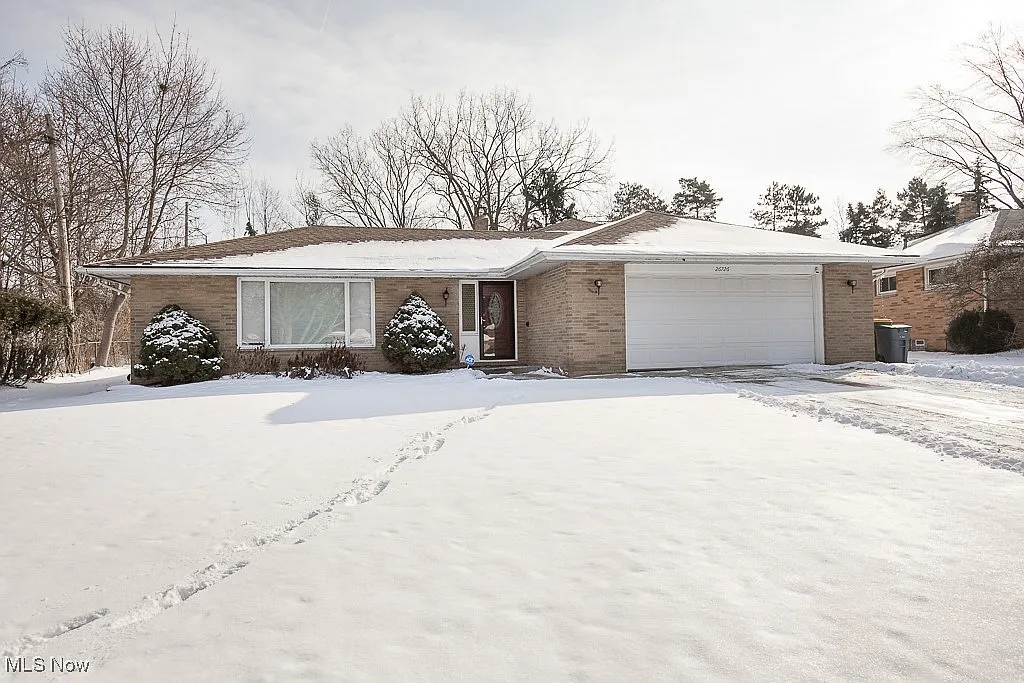 26726 Sandy Hill Dr photo 1
