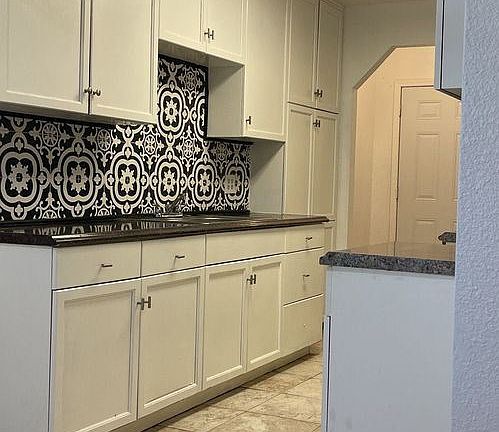2nd image of 2141 S Lee Ave #10032585