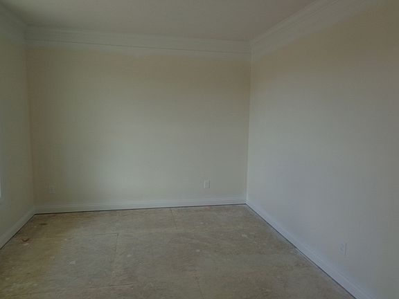 2nd image of 262 Ravensdale Pl