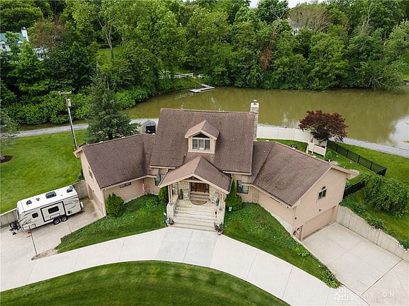 3rd image of 1000 Echo Lake Dr