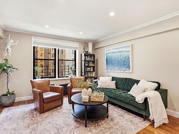 4th image of 30 E 9th St APT 5N