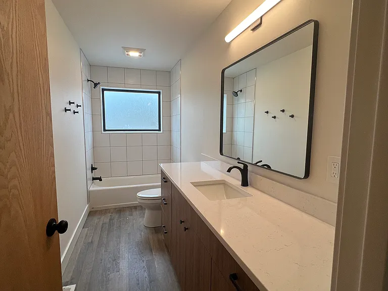 135 W 46th St — Photo 11