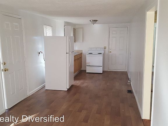 3rd image of 2205 Sultana Ave