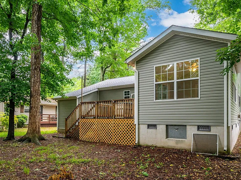 39 Nottingham Ln — Photo 33