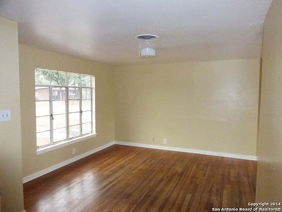 3rd image of 511 Cicero Ave