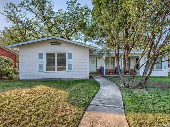 138 Norfolk Pl, San Antonio, TX 78201